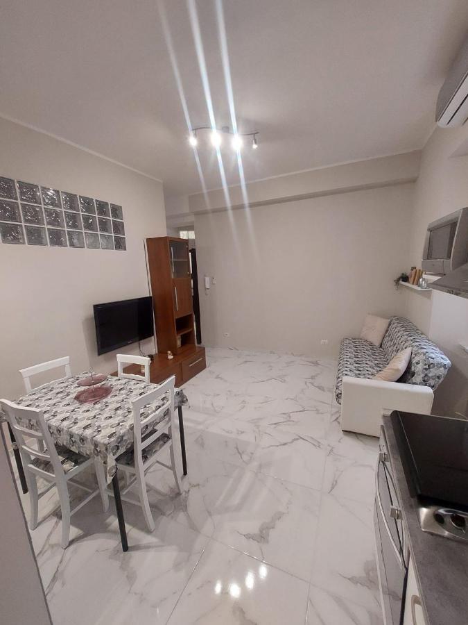 El Mar Casa Vacanza Lavinio Mare アンツィオ エクステリア 写真